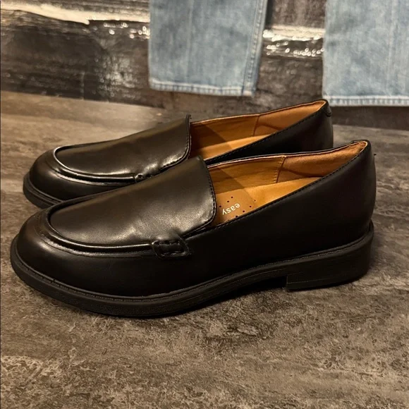 Easy Spirit Men's Black Loafers - Picture 2 of 8
